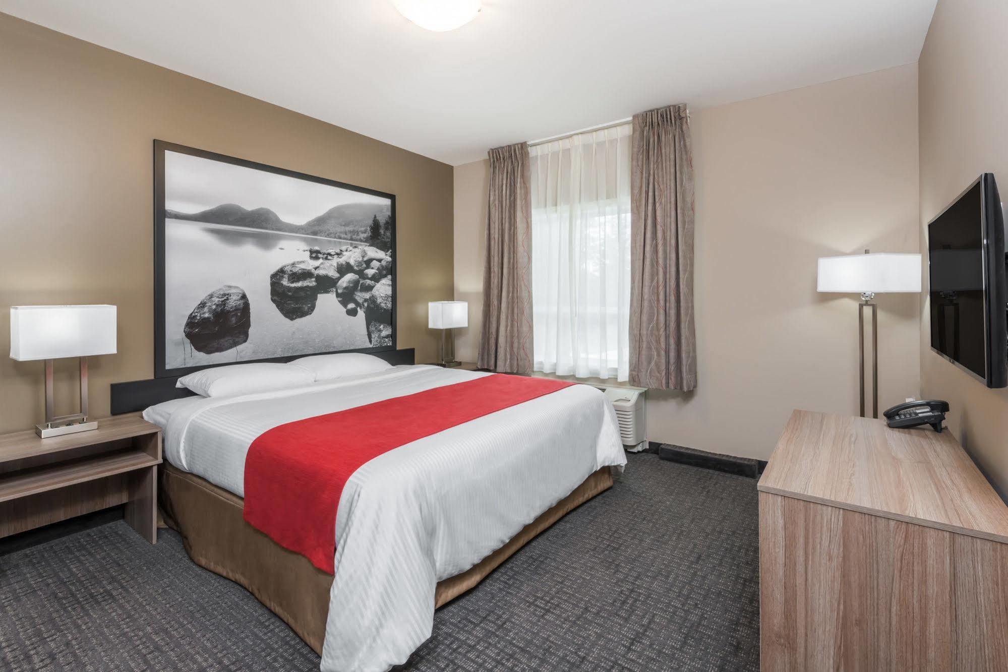 Hotel Super 8 By Wyndham Mont Laurier Exteriér fotografie